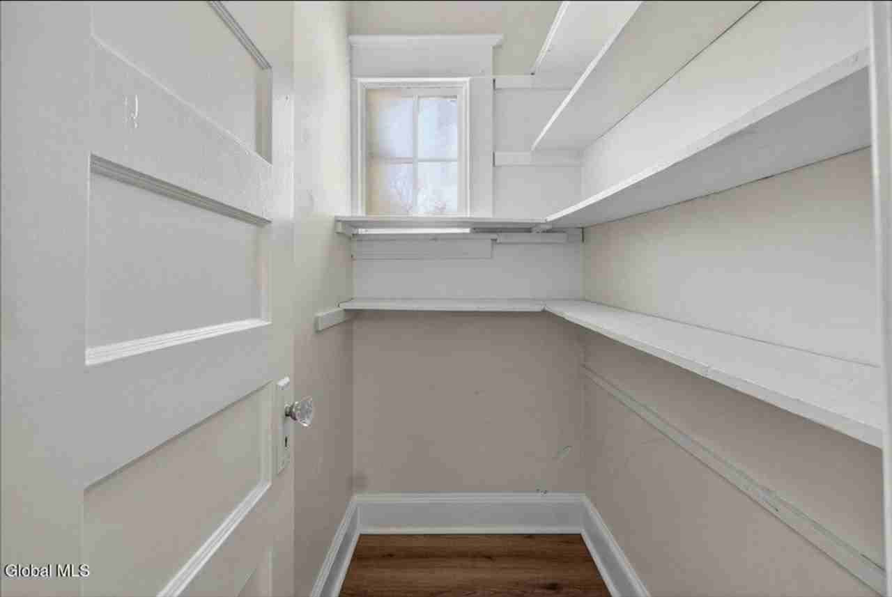 311 Division St - Photo 5 of 24