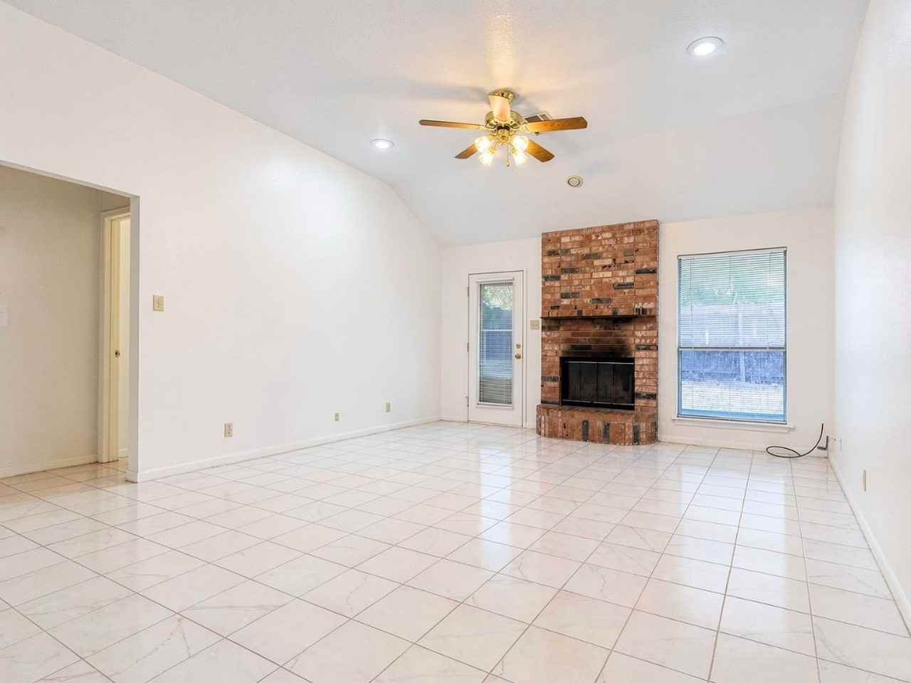 4605 High Pointe Dr - Photo 2 of 9