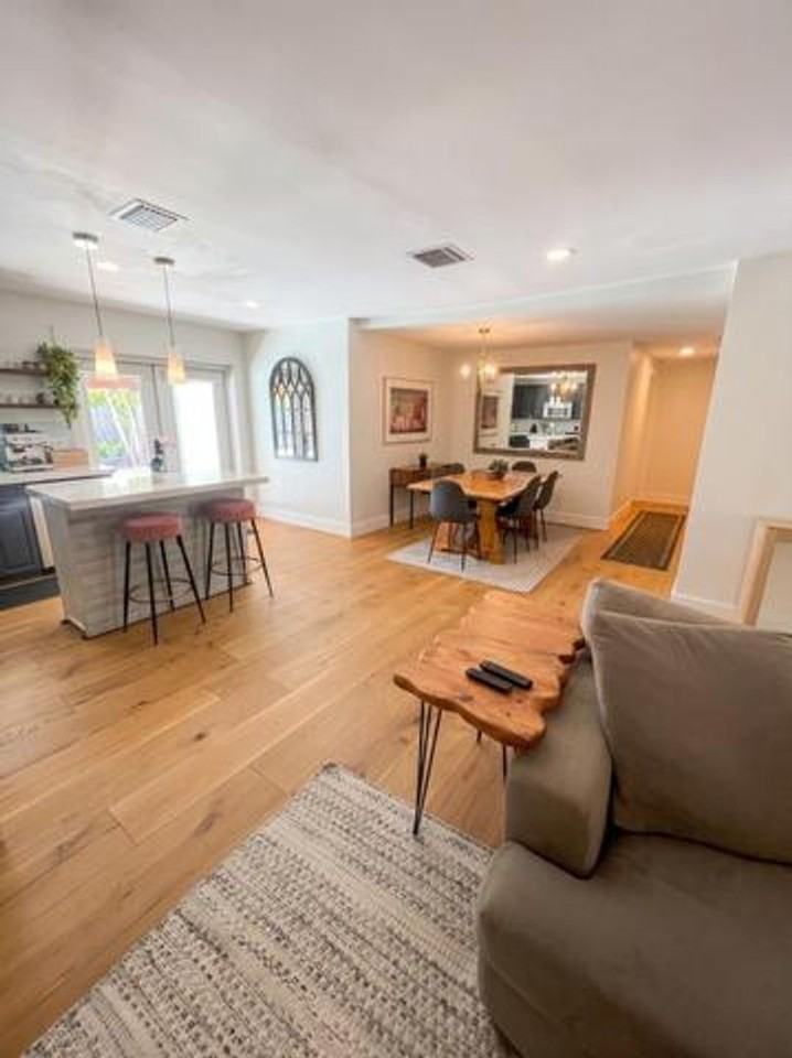 336 Ne 28th Ter - Photo 4 of 20