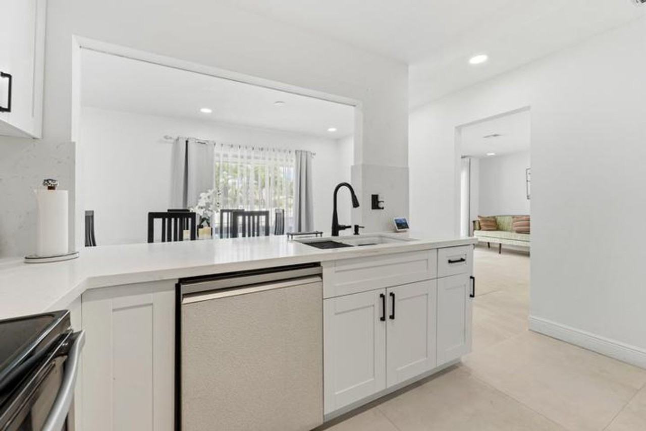 245 Sandpiper Ave - Photo 3 of 18