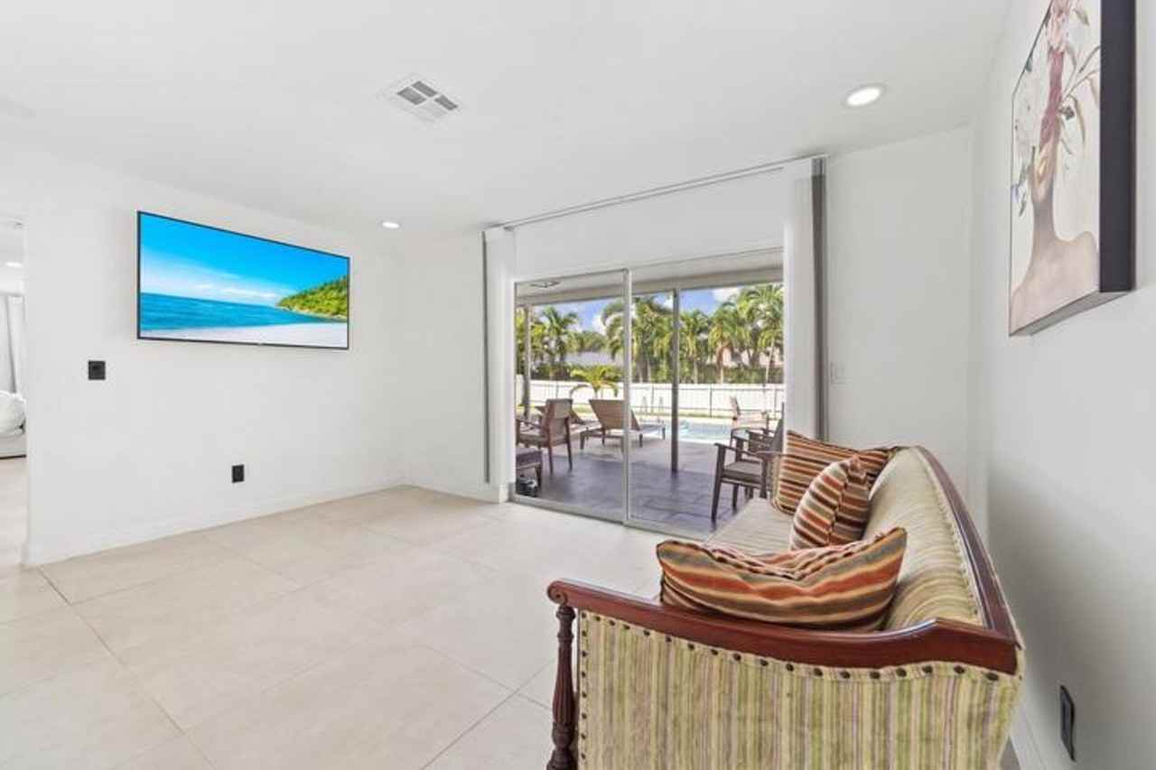 245 Sandpiper Ave - Photo 4 of 18