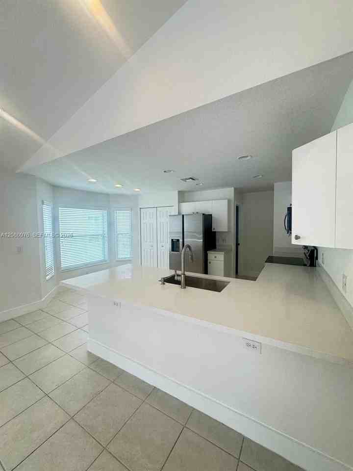 4180 Sea Mist Way - Photo 3 of 20