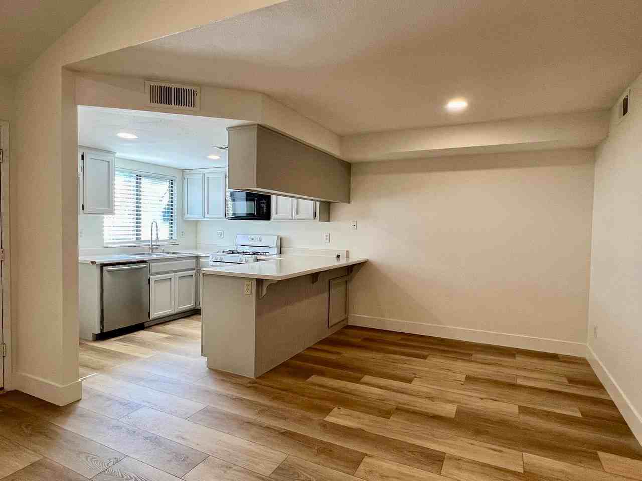 817 Quail Ln #12 - Photo 3 of 18