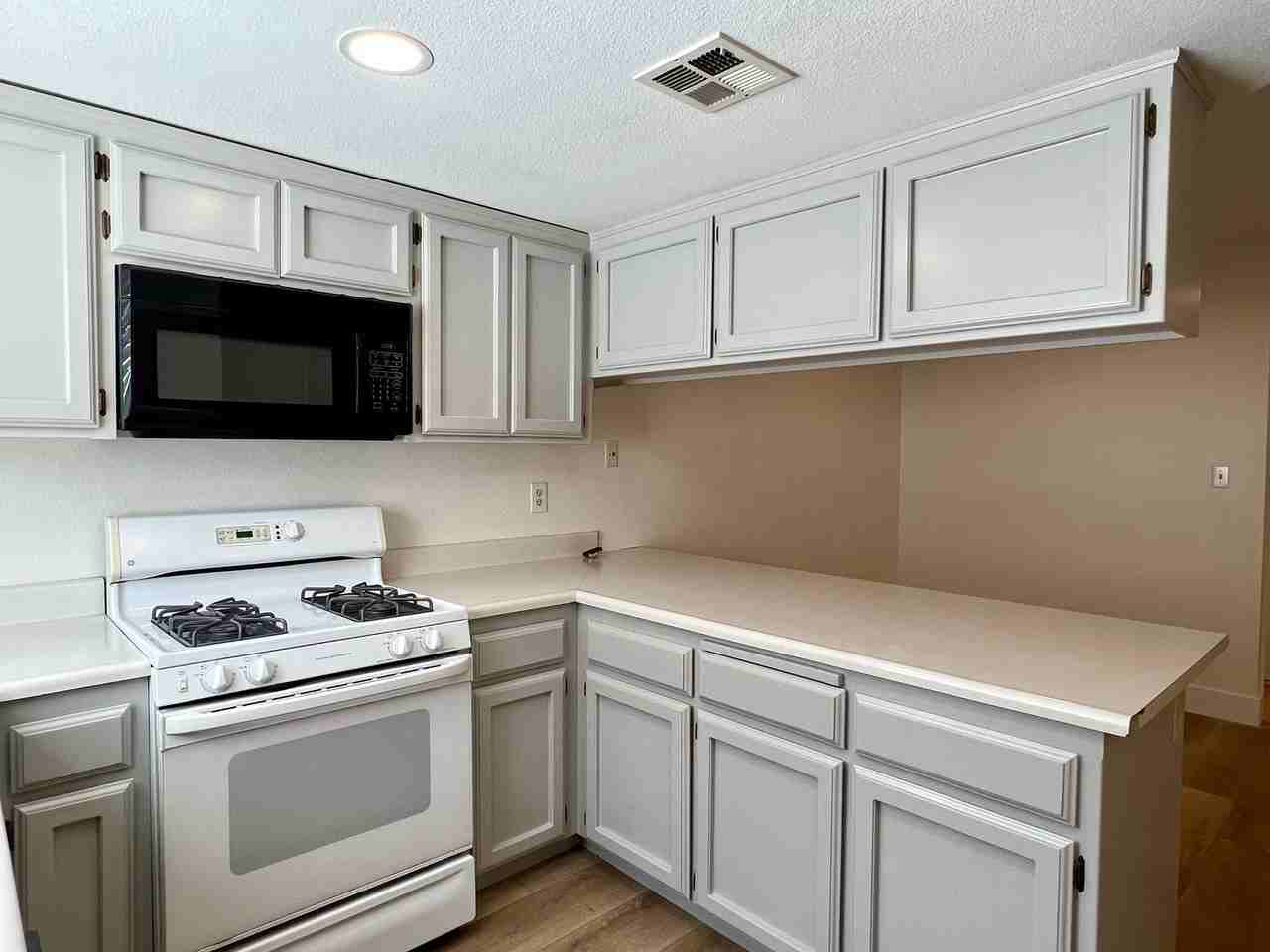 817 Quail Ln #12 - Photo 5 of 18