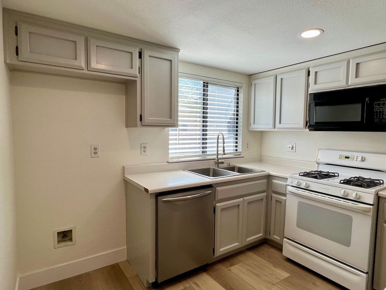 817 Quail Ln #12 - Photo 6 of 18