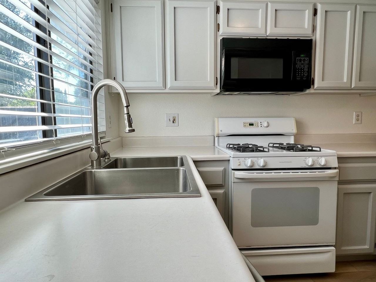 817 Quail Ln #12 - Photo 7 of 18