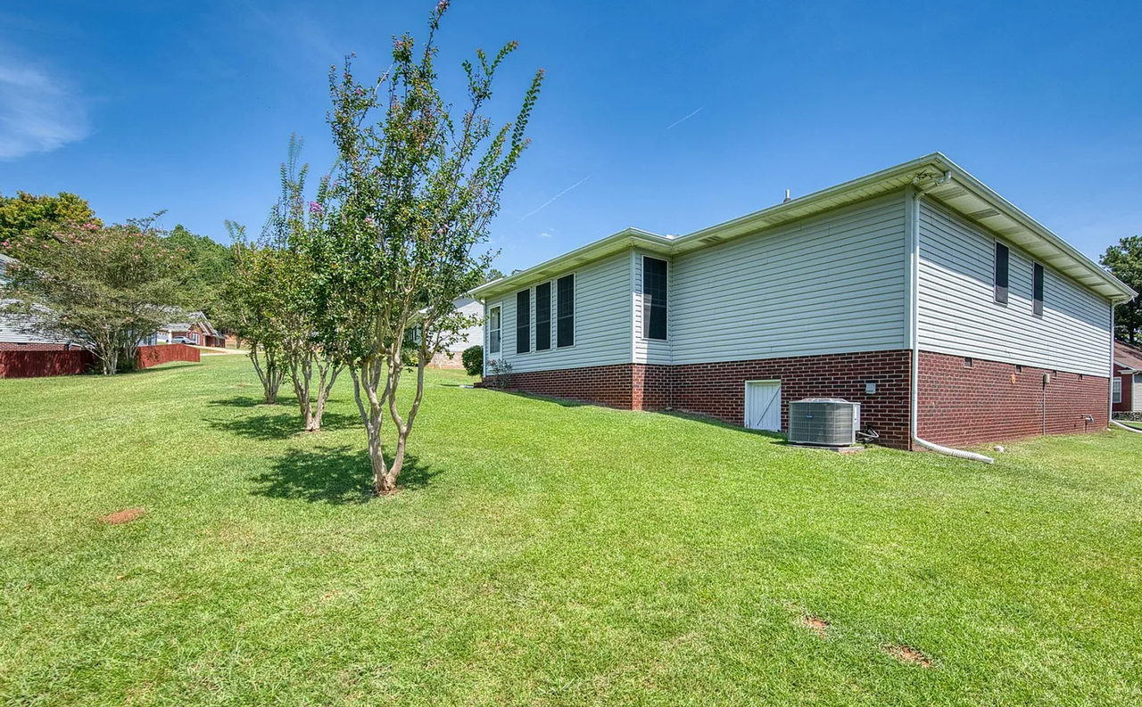 2706 Martha Brooks Ln - Photo 3 of 22