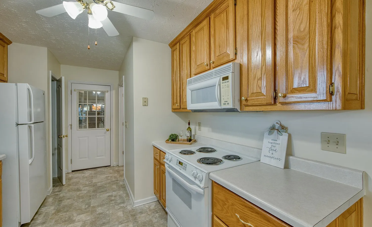 2706 Martha Brooks Ln - Photo 6 of 22