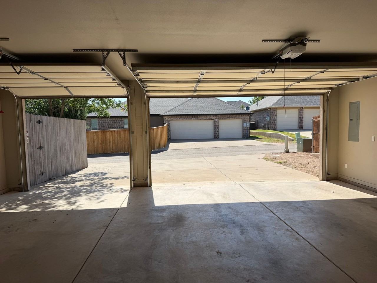 6502 Isabella Dr - Photo 5 of 36