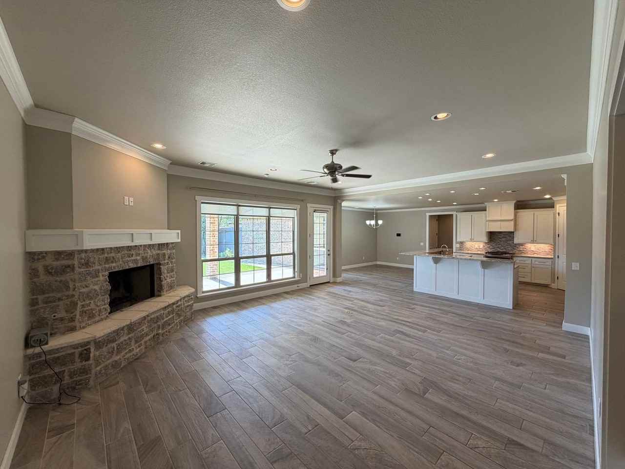 6502 Isabella Dr - Photo 7 of 36