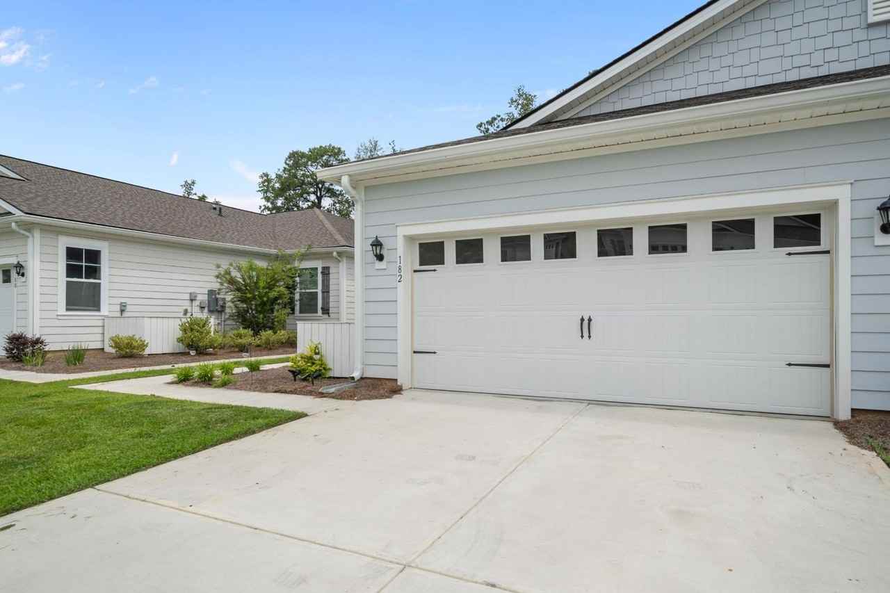 182 Holloway Hl - Photo 3 of 38