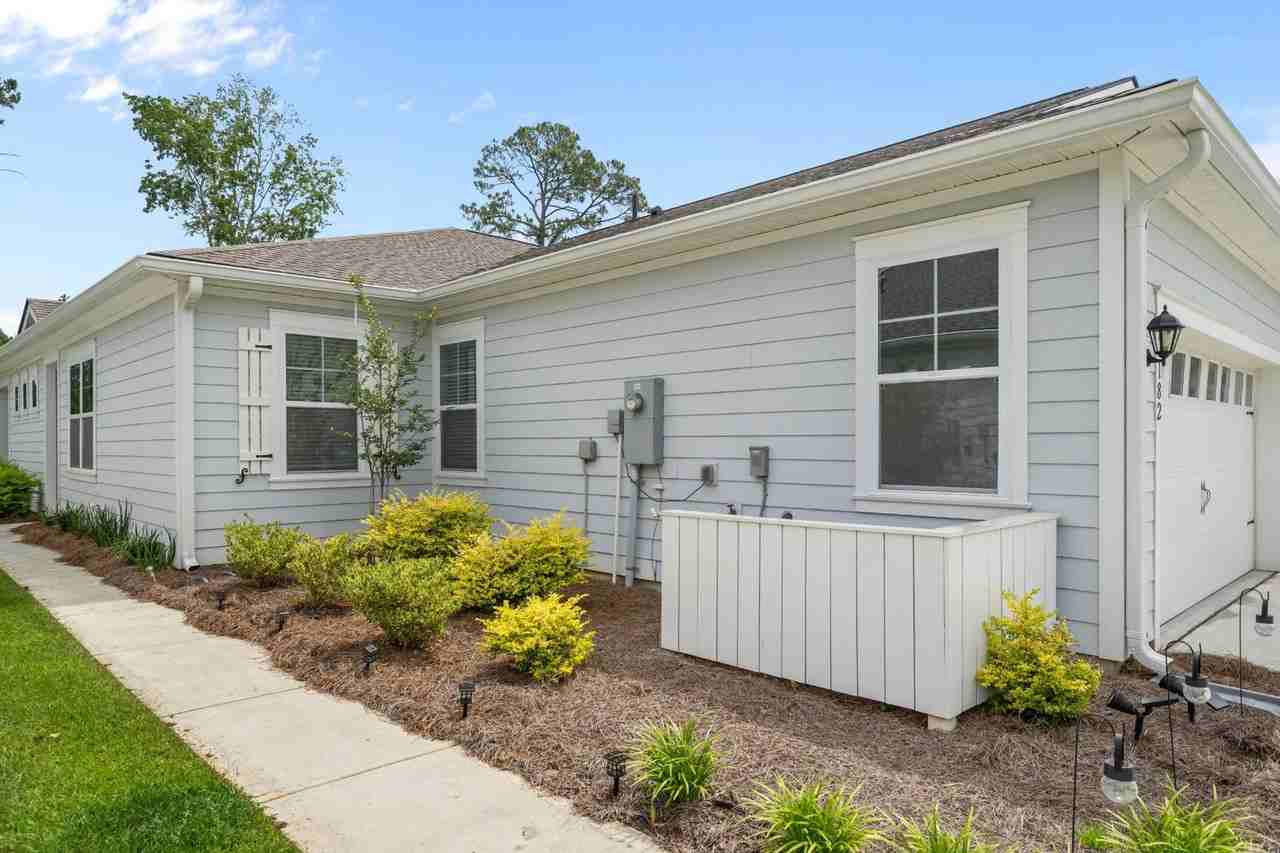 182 Holloway Hl - Photo 4 of 38