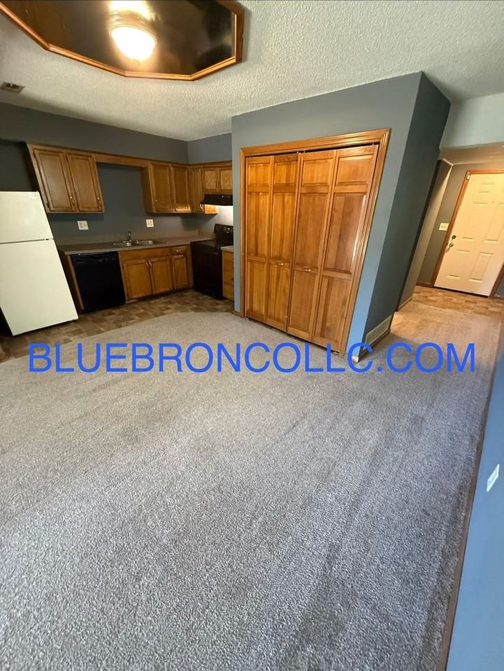 101 Sw Oxford Pl - Photo 4 of 11