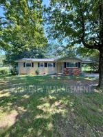 featured image of 260 Royal Dr Nw