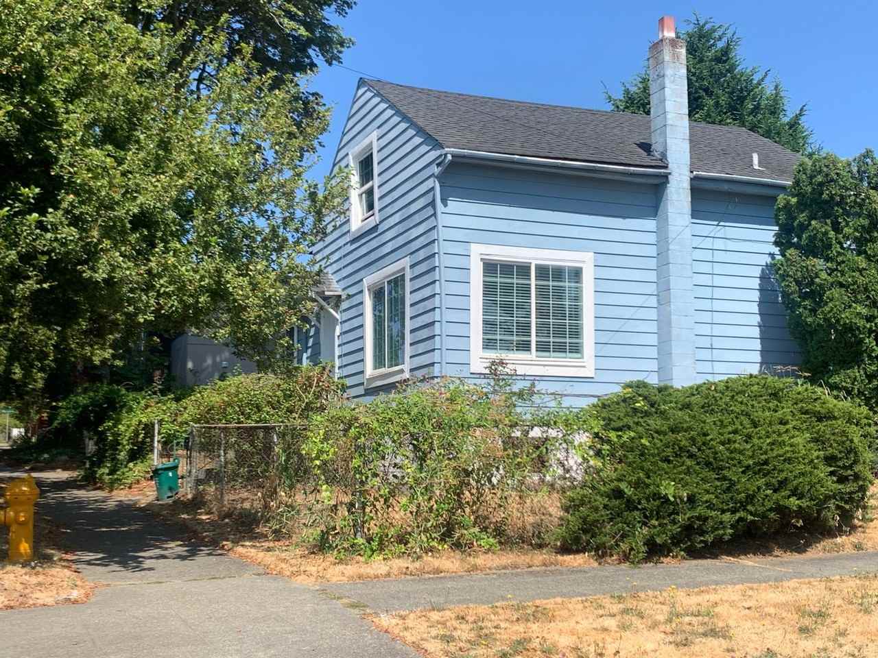 722 28th Ave S - Photo 2 of 19