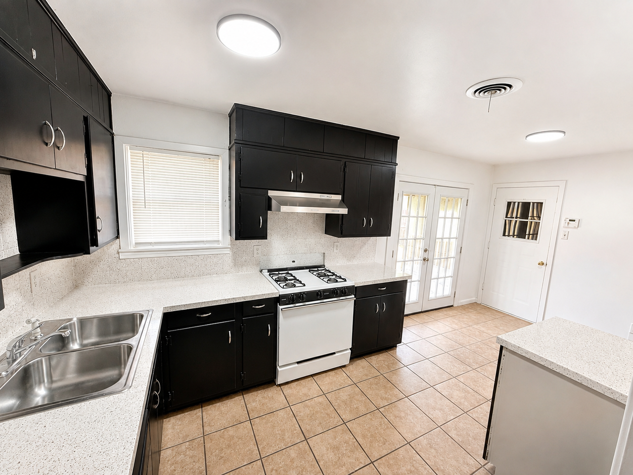 5311 33rd St - Photo 3 of 9