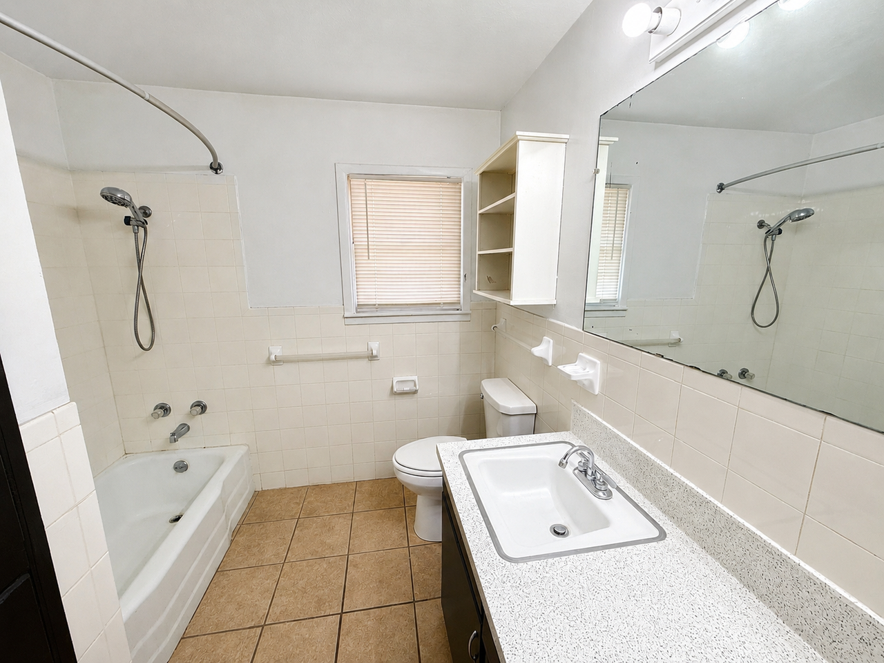 5311 33rd St - Photo 5 of 9