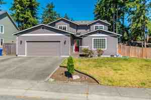 featured image of 594 Sw Regency Dr