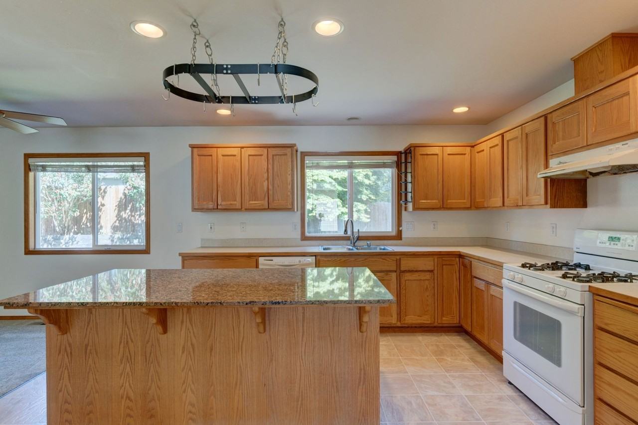 594 Sw Regency Dr - Photo 5 of 28