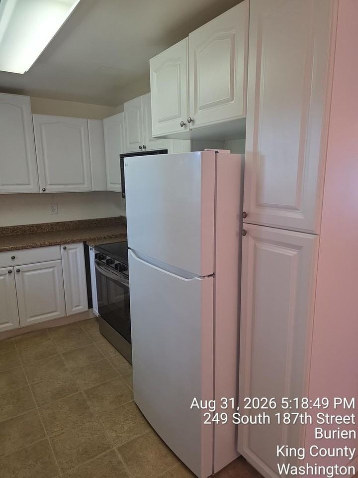 249 S 187th St - Photo 6 of 17