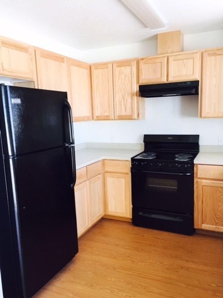 Spacious 2 Bed / 1 Bath Apartment in Post Falls, ID! - Photo 3 of 13