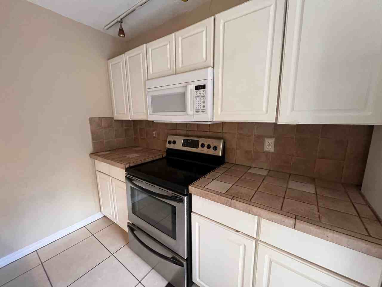 5373 Bamboo Ct - Photo 3 of 15