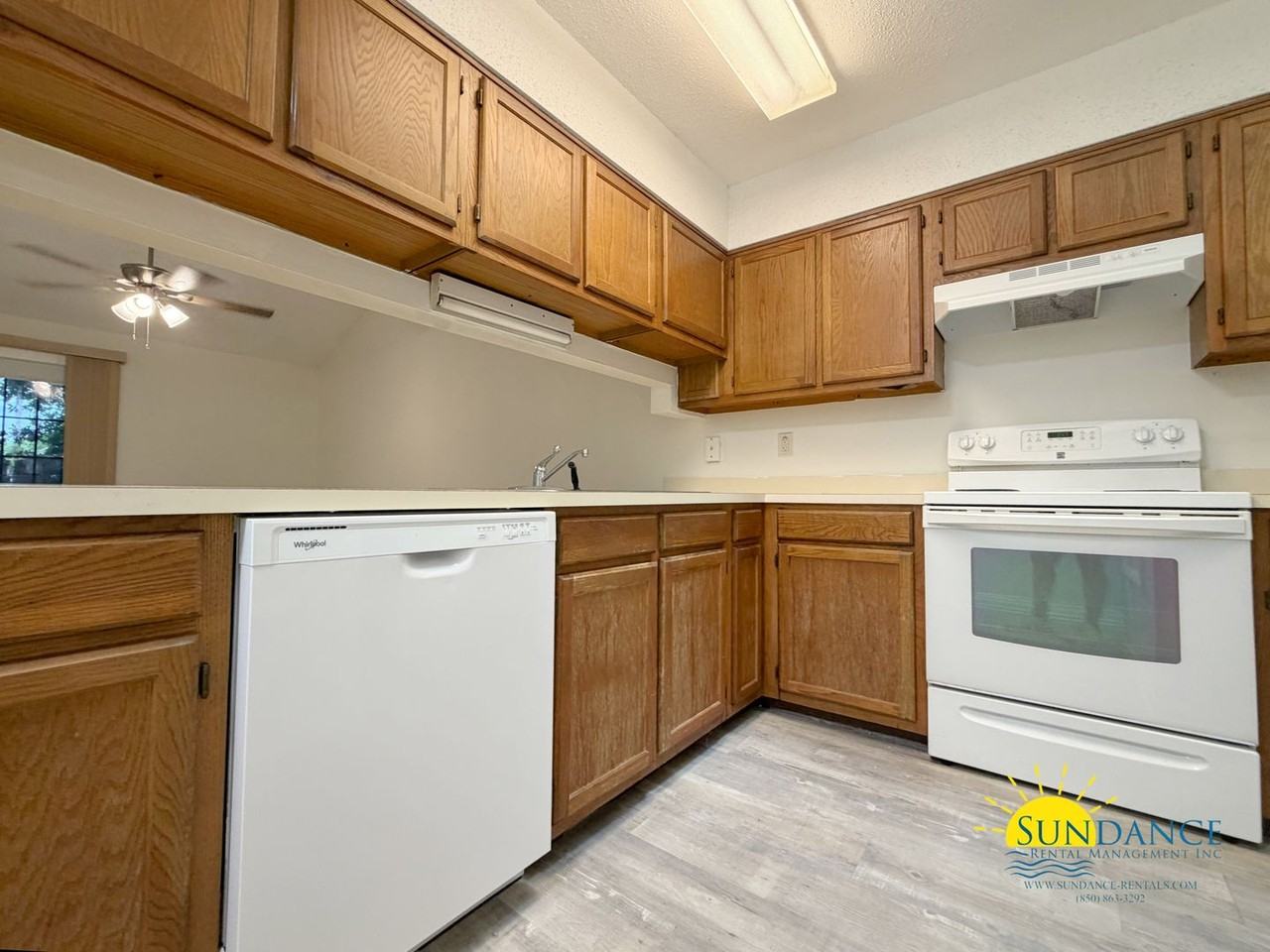 2 Viking Dr Nw Apt A - Photo 3 of 15