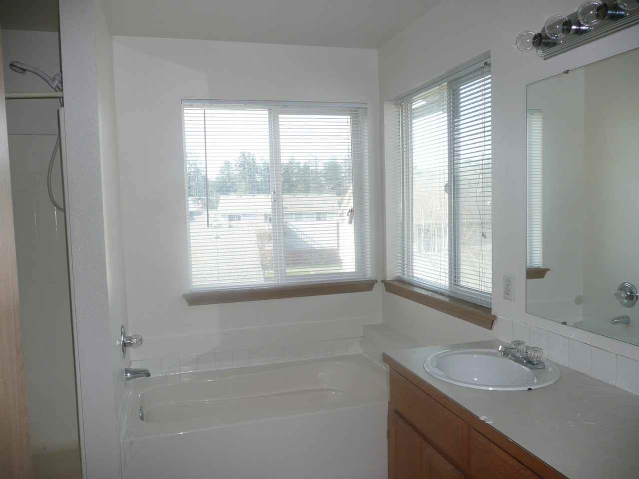 15216 41st Ave E - Photo 6 of 10