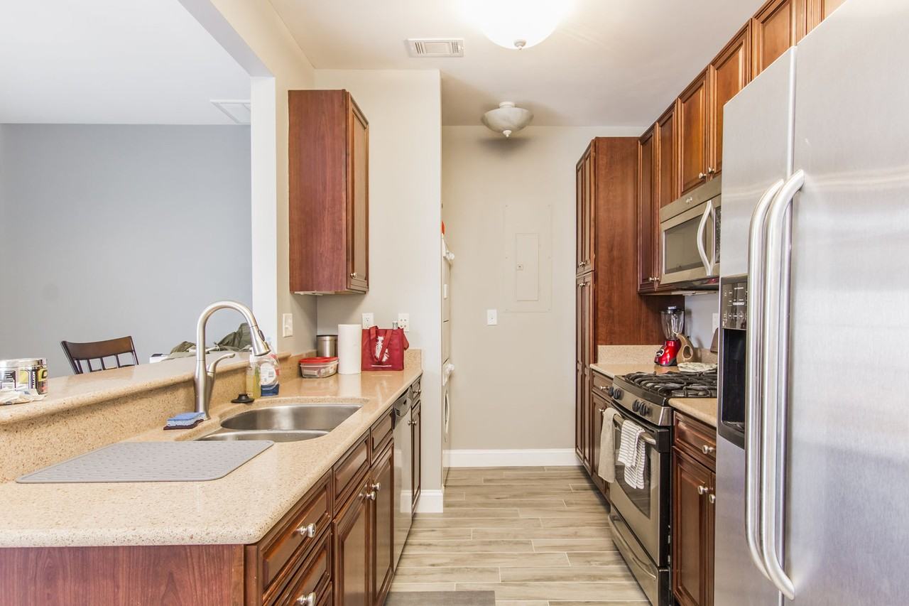 1132 Grace Hill Dr - Photo 2 of 45