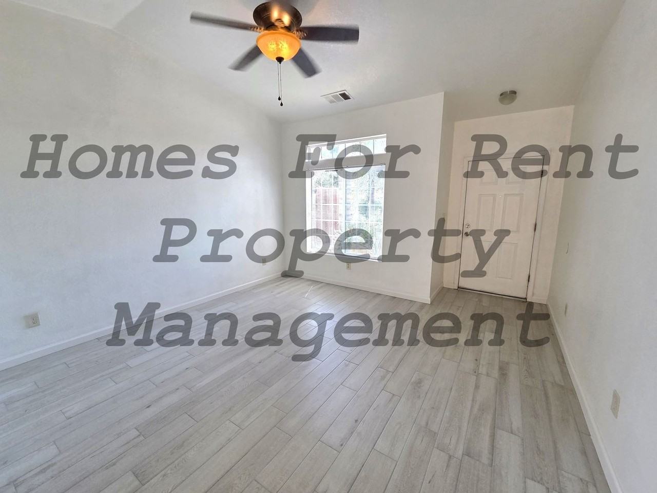 902 W Springville Ave - Photo 2 of 12