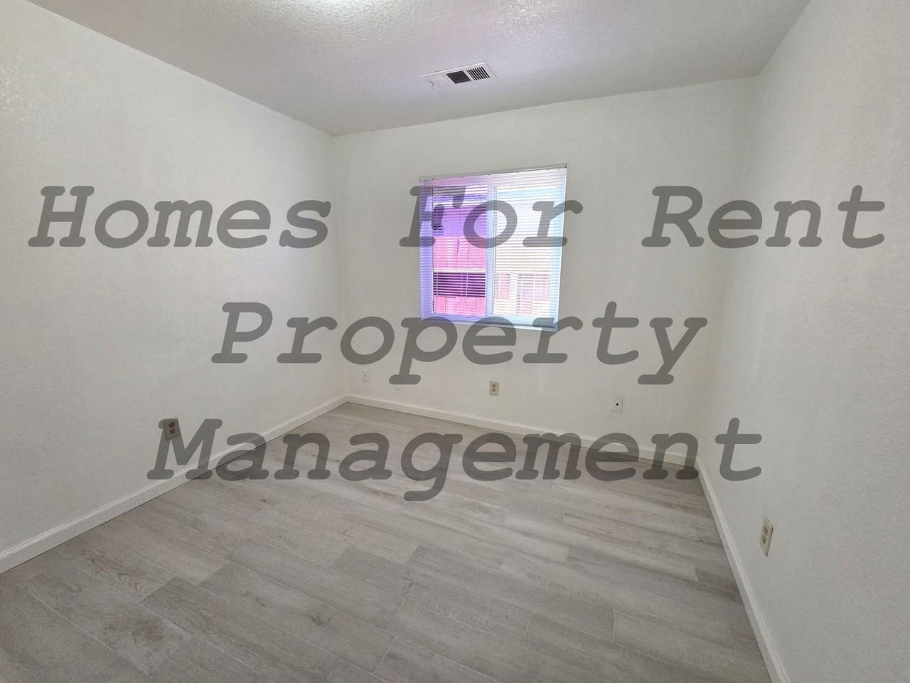 902 W Springville Ave - Photo 6 of 12