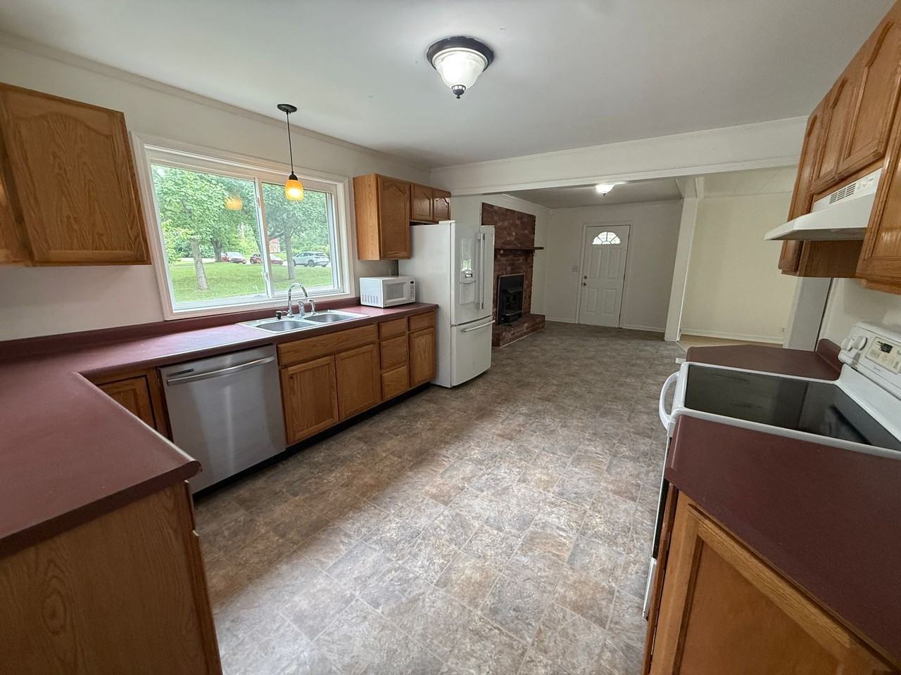 700 N Kettner Dr - Photo 4 of 16