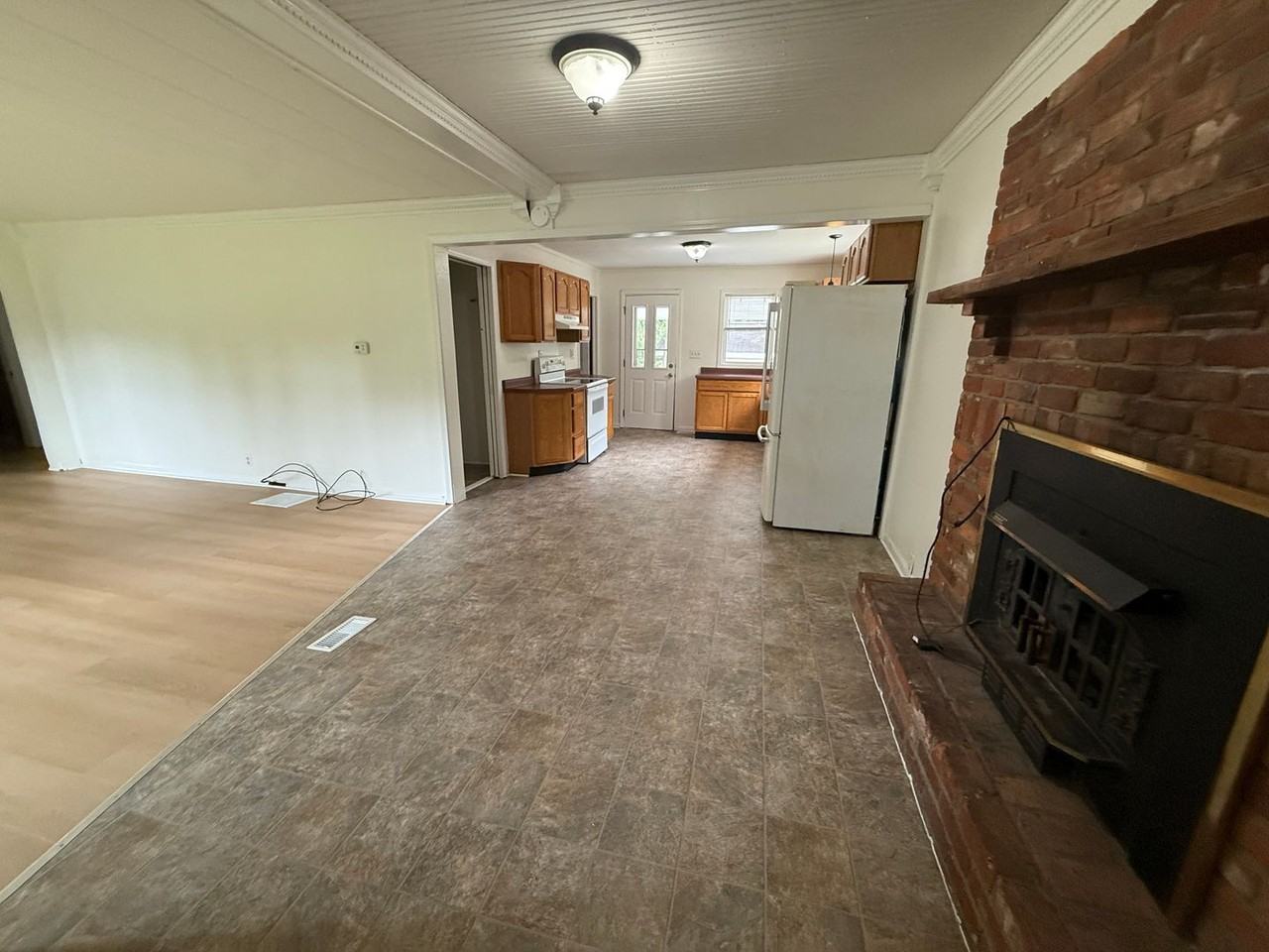 700 N Kettner Dr - Photo 6 of 16