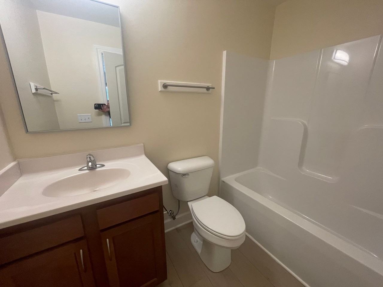 300 Mockingbird Ln - Photo 3 of 20