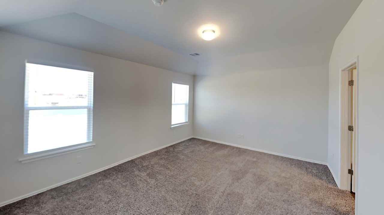 10005 Wessex Dr - Photo 7 of 17