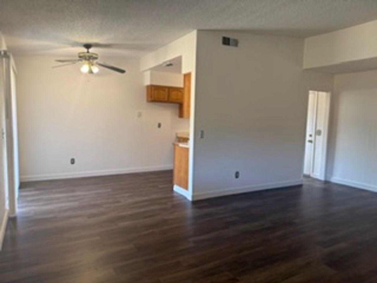 509 Gregory Dr - Photo 3 of 10