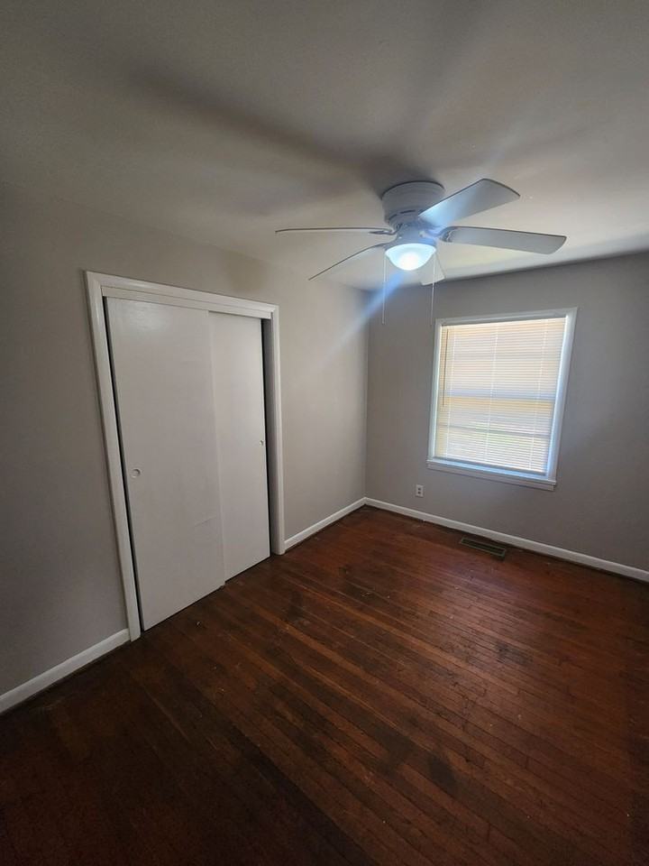 106 Taylor St - Photo 6 of 12