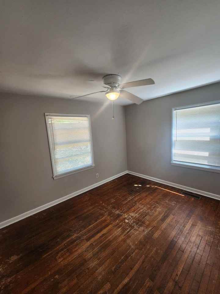 106 Taylor St - Photo 7 of 12