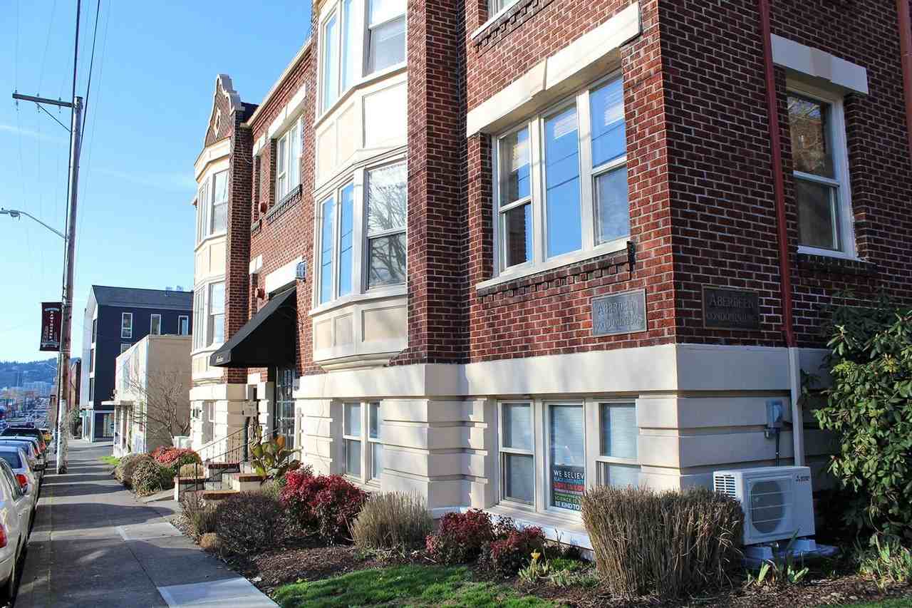 1529 Se Hawthorne Blvd #201 - Photo 3 of 24