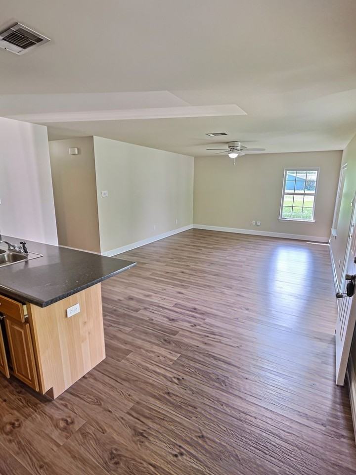 9612 Nevada Ave - Photo 3 of 17