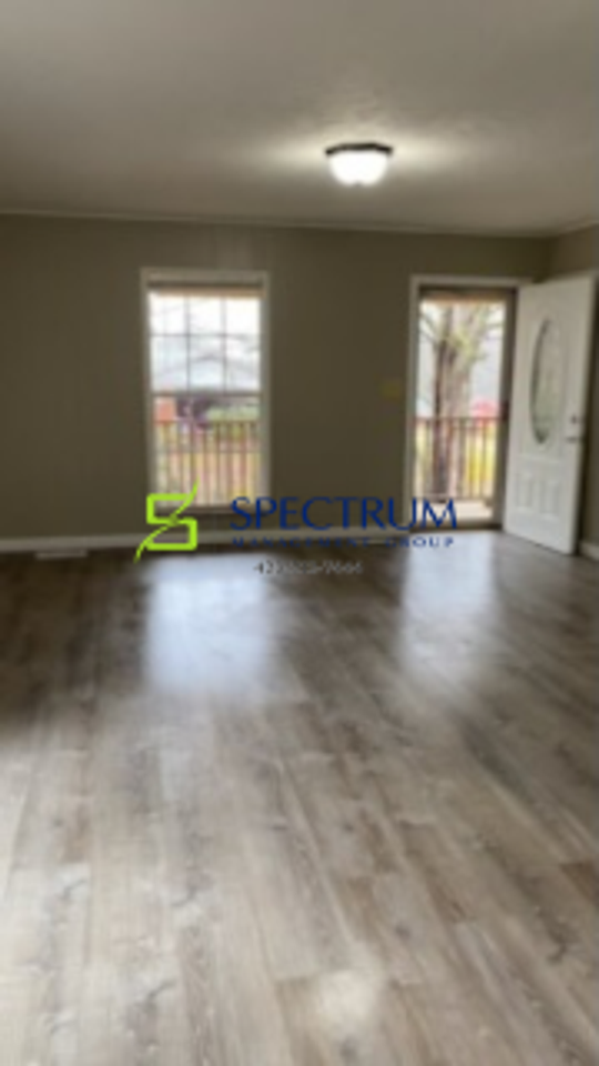 1901 Valley View Dr - Photo 7 of 20