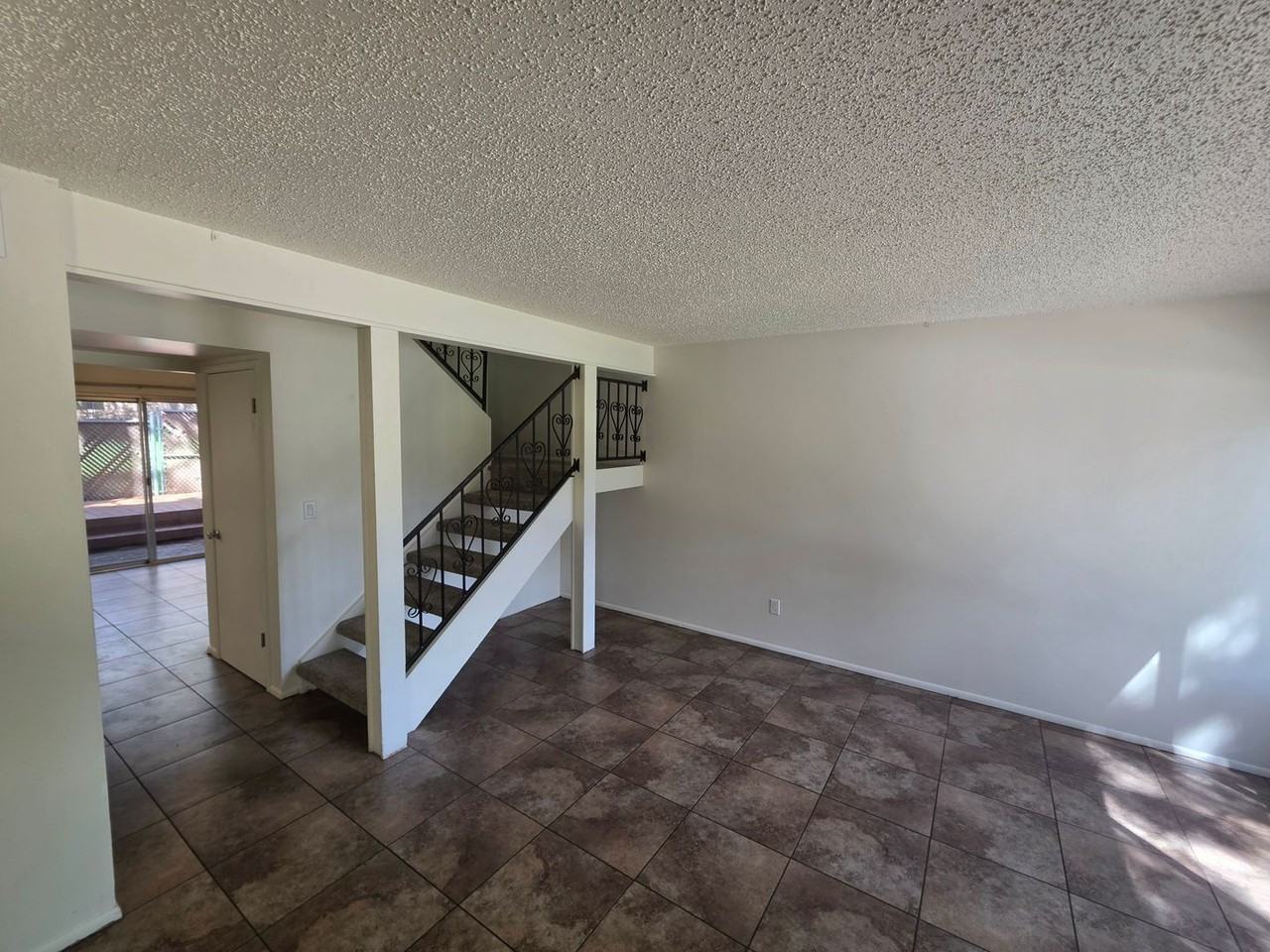 3885 N Fanning Dr - Photo 4 of 34