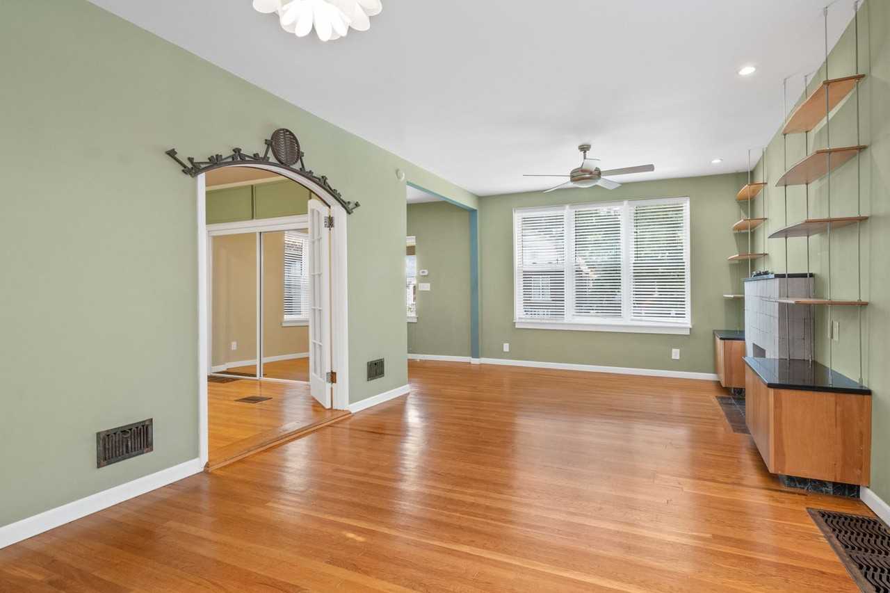 3948 Humphrey St - Photo 6 of 20