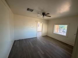 featured image of 861 E 7th St