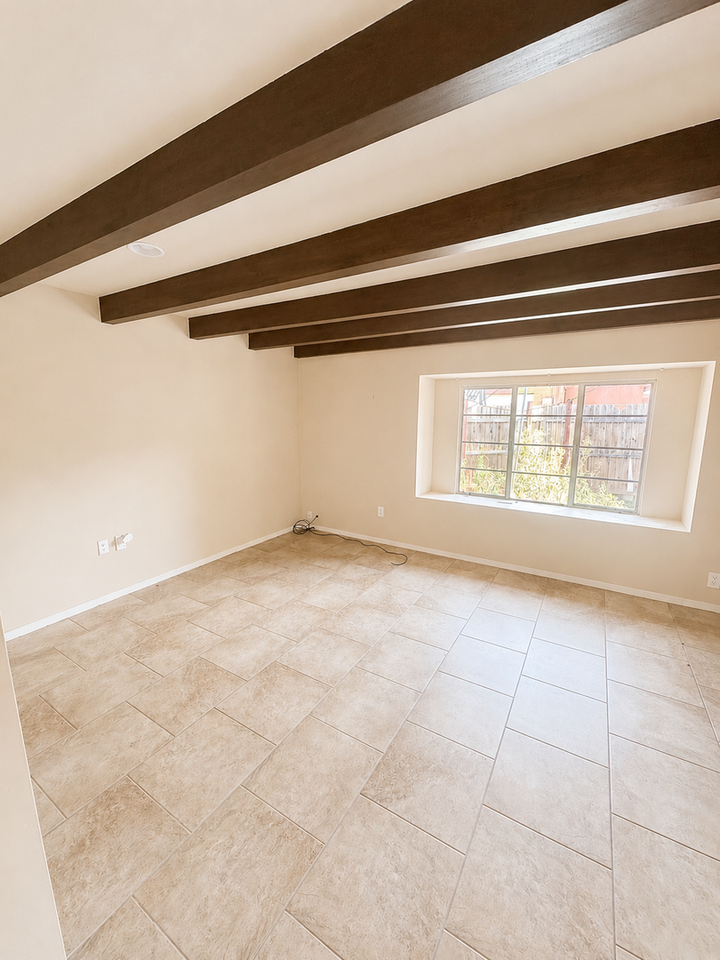 2735 E 13th St - Photo 2 of 16