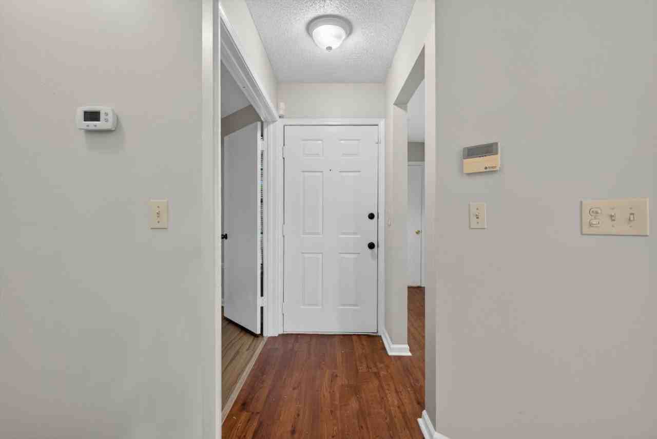 8010 International Village Dr - Photo 4 of 28
