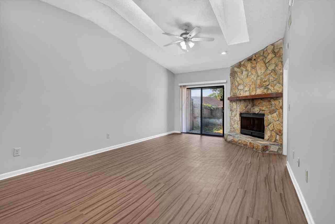 8010 International Village Dr - Photo 5 of 28
