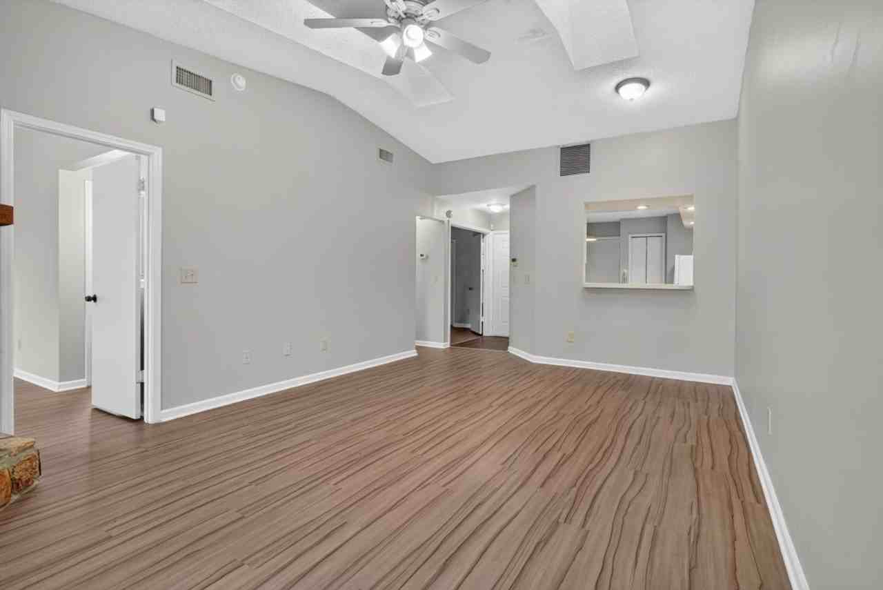 8010 International Village Dr - Photo 7 of 28