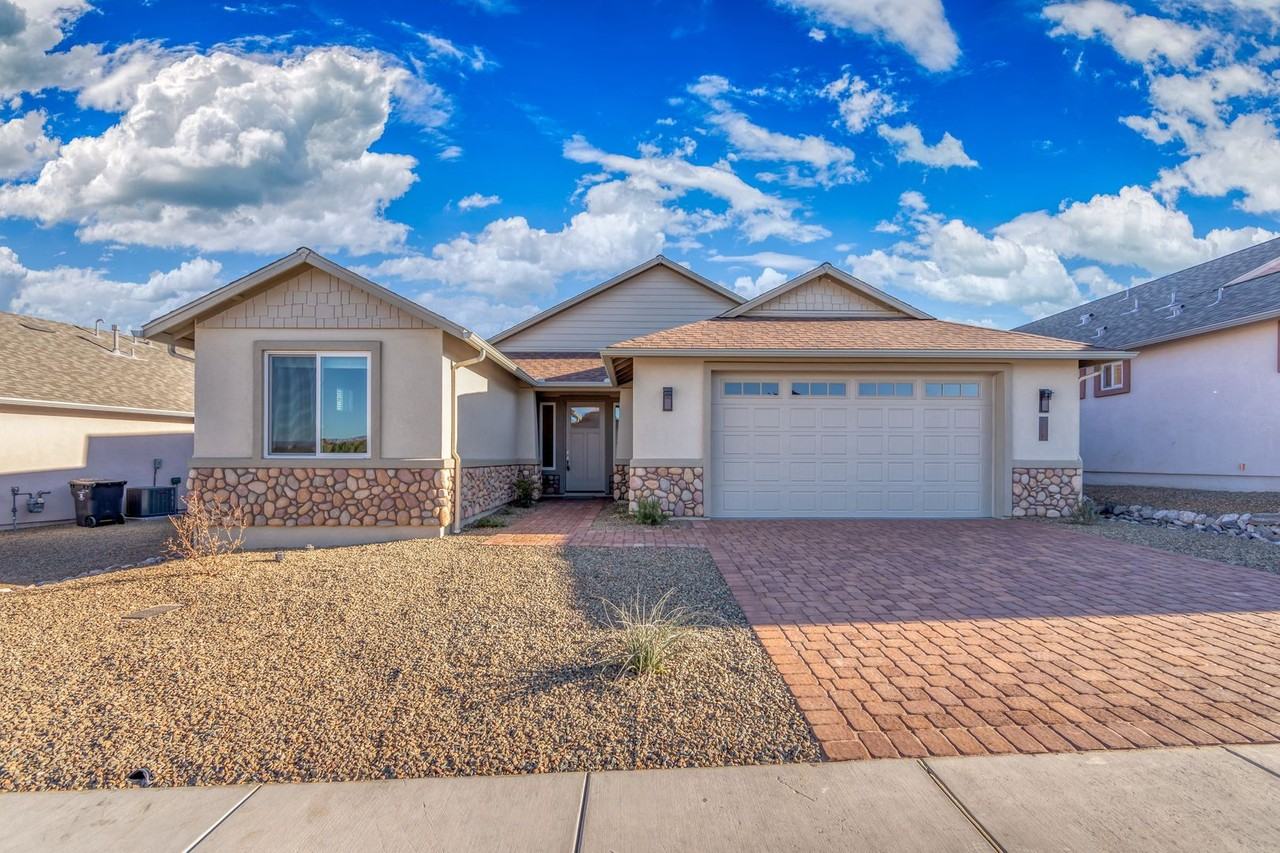 1578 Chateau Dr - Photo 4 of 22