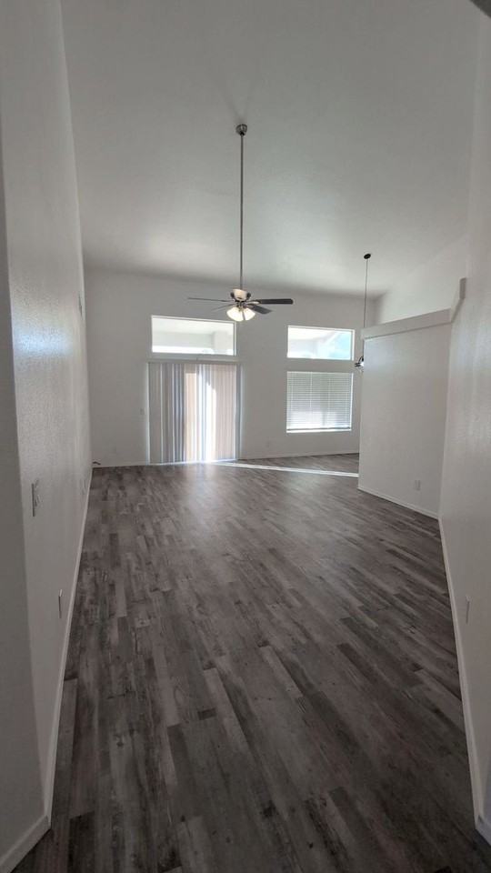 2098 E Mallard Ct - Photo 2 of 31